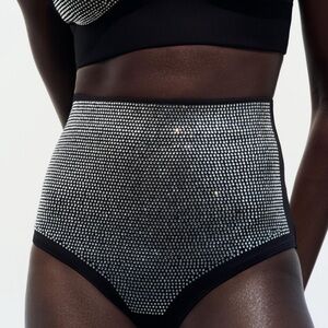 ZARA PANTIES WITH A HIGH WAIST AND RHINESTONES Bloggers favorite